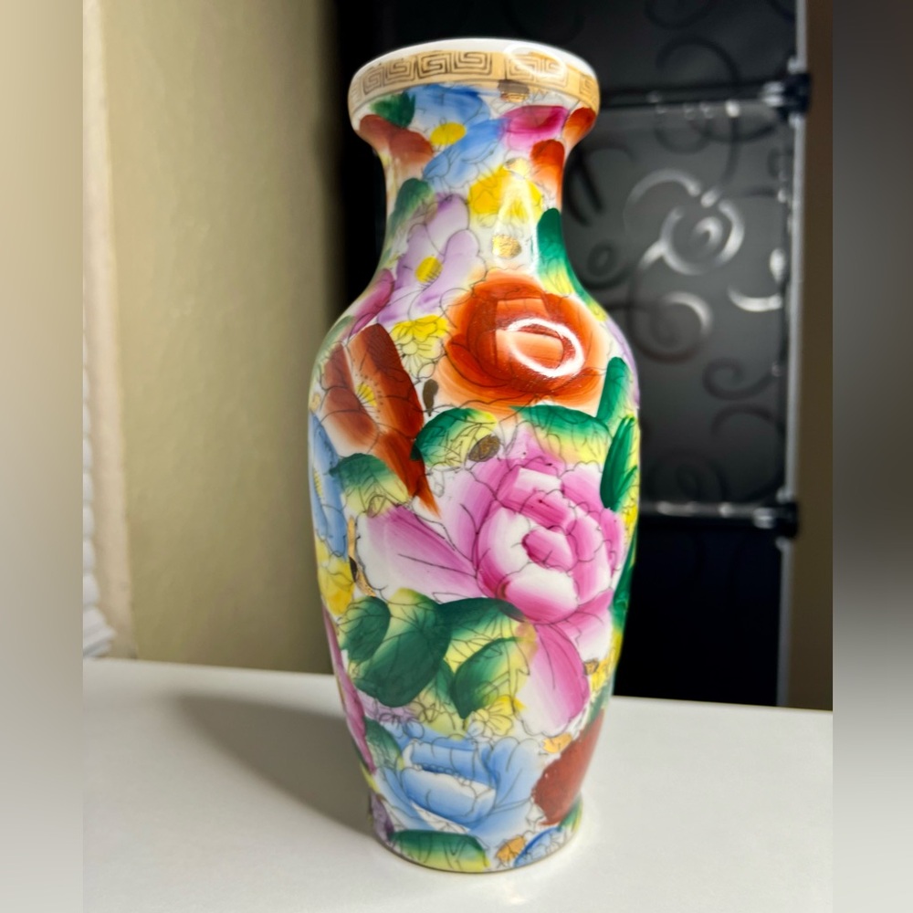 Vintage Chinese Asian Famille Rose Flower Porcelain Vase Floral Hand Painted 8”